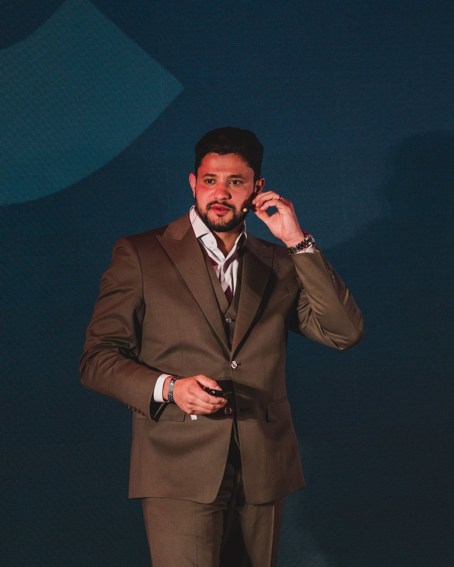 Vitor Rehbein, fundador da bmo, palestrando